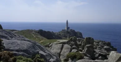 Faro de Punta Nariga, obra de Cesar Portela